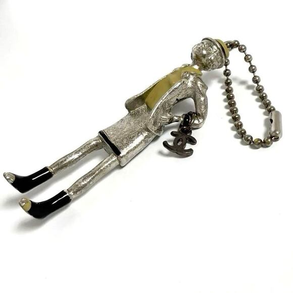 CHANEL Vintage Necklace - Picture 3 of 10